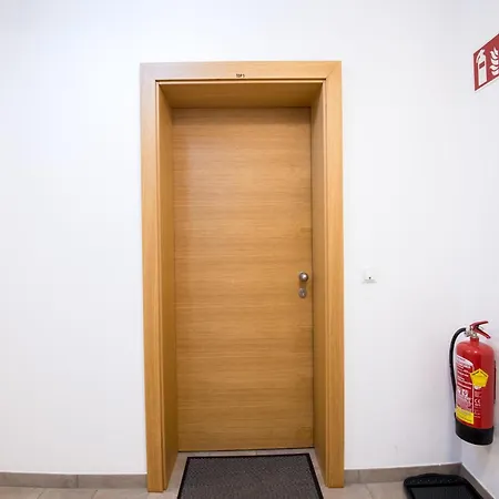 Apartament Modern Near The Area